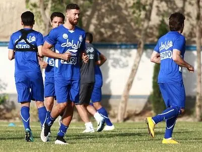 افشین از لیست ١٨ نفره استقلال خط خورد 