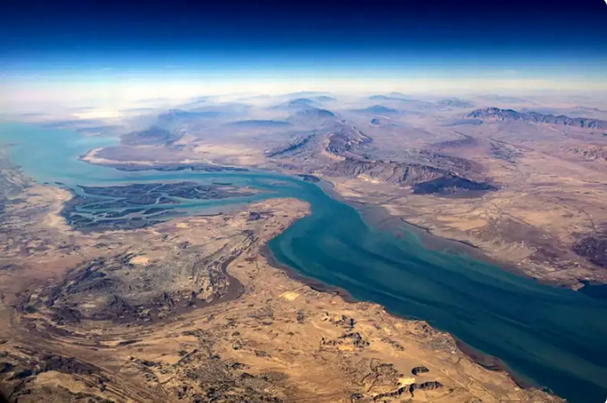 تنگه هرمز در معرض بسته شدن؛ بازار نفت در انتظار کابوس افزایش قیمت‌ها