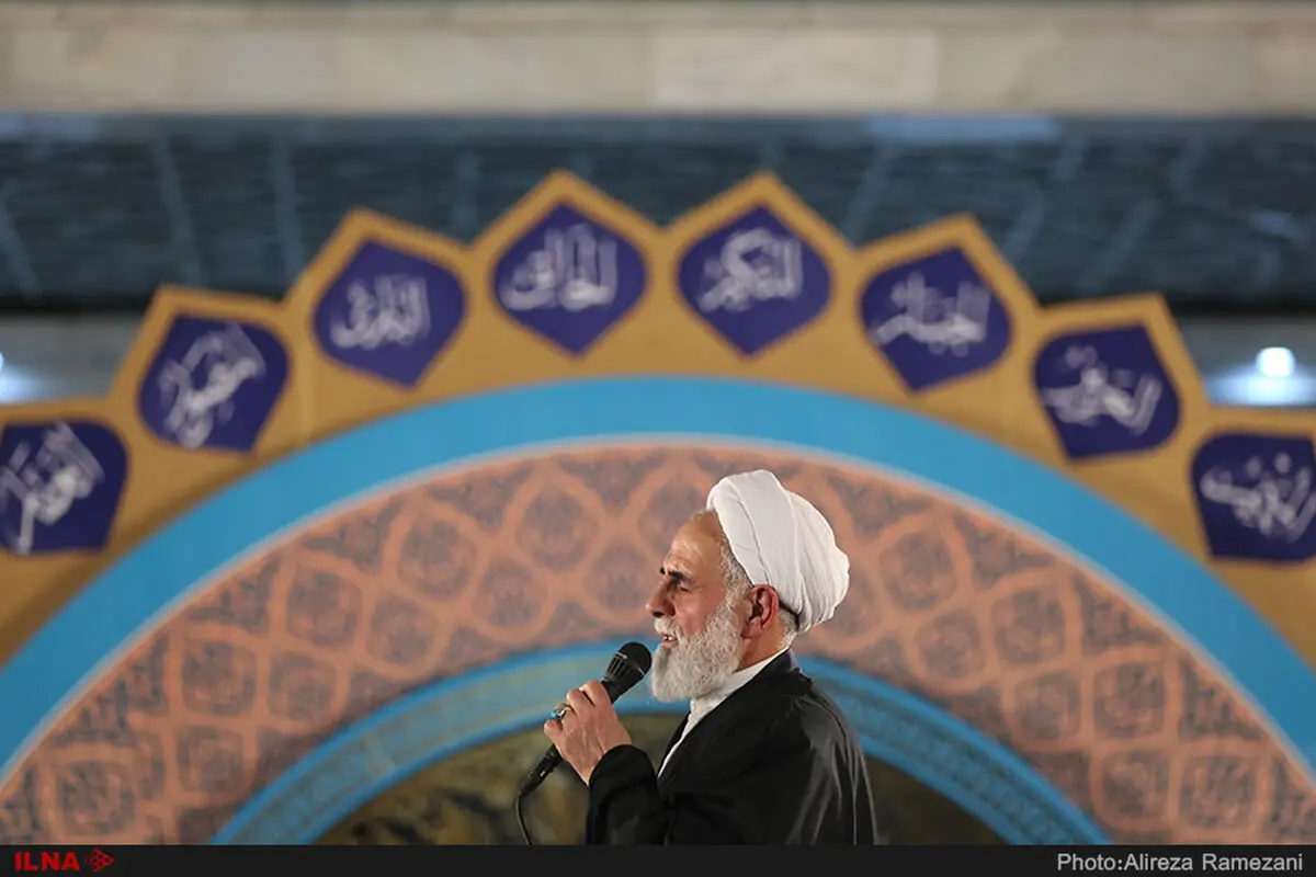 حجت‌الاسلام ناطق نوری بر پیکر مرحوم عسگراولادی نماز خواند