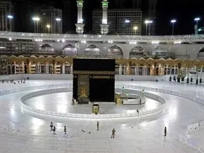 وزارة الحج والعمرة السعودیة تضع شرطا ضروریا لإعادة فتح الحرمین 