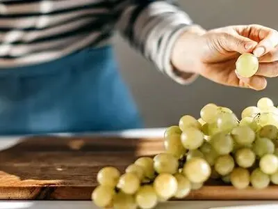 بهترین زمان خوردن میوه | روزانه چند عدد میوه بخوریم؟