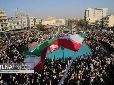 مسیرات ملیونیة في طهران وارجاء ایران تندیدا باعمال الشغب