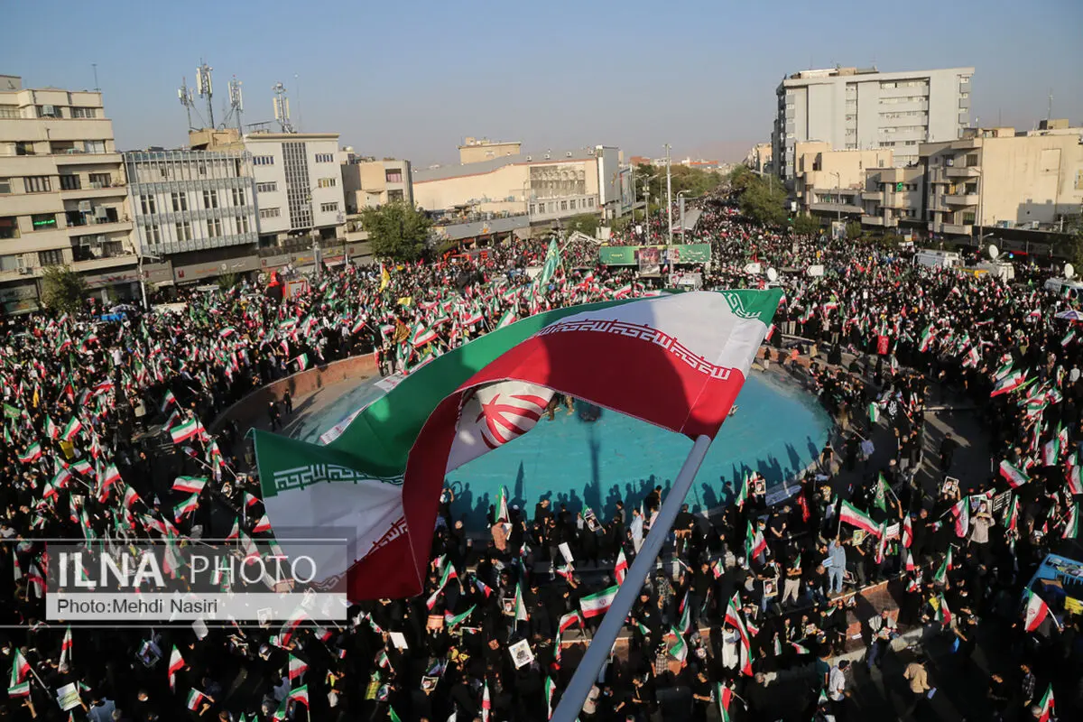 مسیرات ملیونیة في طهران وارجاء ایران تندیدا باعمال الشغب
