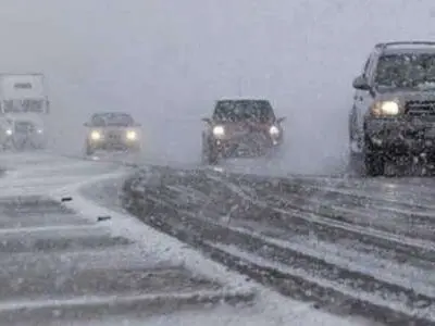 محور تهران-قم همچنان بسته است/مسافران گرفتار شده، تخلیه شدند