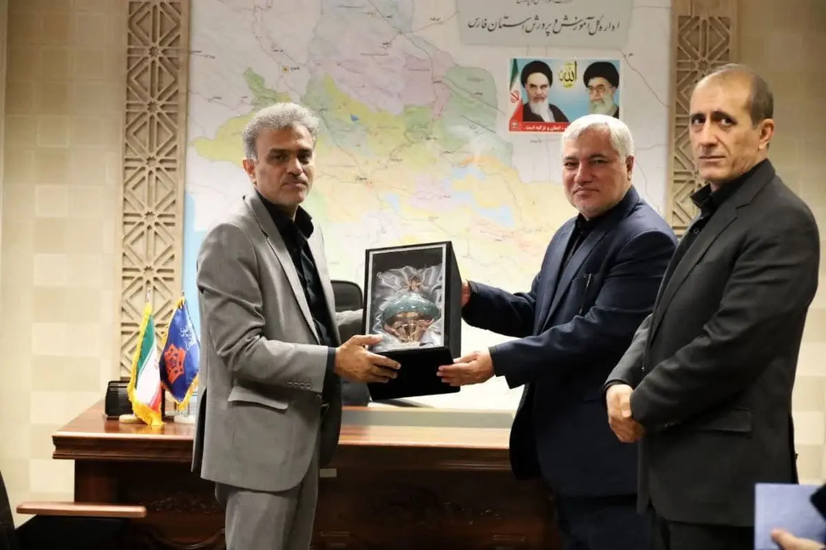 بیش از ۳۱ هزار معلم و دانش آموز استان فارسی حامی دانش آموزان نیازمند هستند 