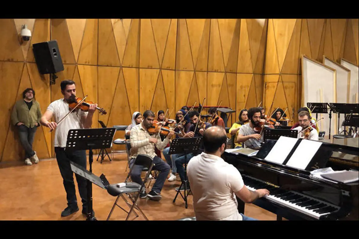 مرور آثار سینمایی فردین خلعتبری در کنسرت «هزار و یک شب»  