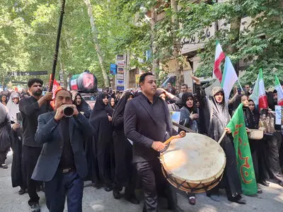 حضور پرشور مردم خرم‌آباد و لرستان در آیین وداع با رهبر شهید انقلاب همزمان با تشییع باشکوه در تهران