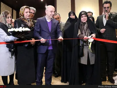 آیین رونمایی از مجموعه لباس‌های ایرانی با تلفیق از سنت و مدرنیته
