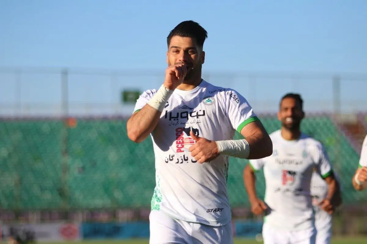 محمدی مهر: من را با روبرتو کارلوس و رونالدو مقایسه نکنید/ حیف شد مقابل استقلال غایبم/ این مدل برنامه ریزی لیگ فقط به ضرر ماست
