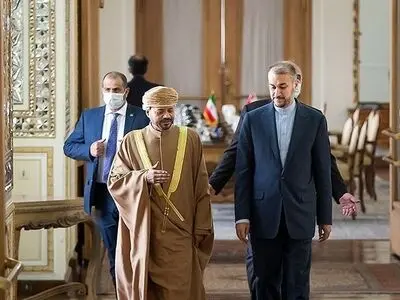 وزیر الخارجیة العماني یزور طهران غدا