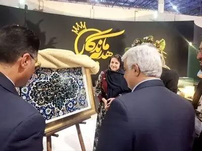 خلق ارزش افزوده با تلفیق هنر سنتی صنایع‌دستی و طلا توسط هنرمندان خراسان رضوی