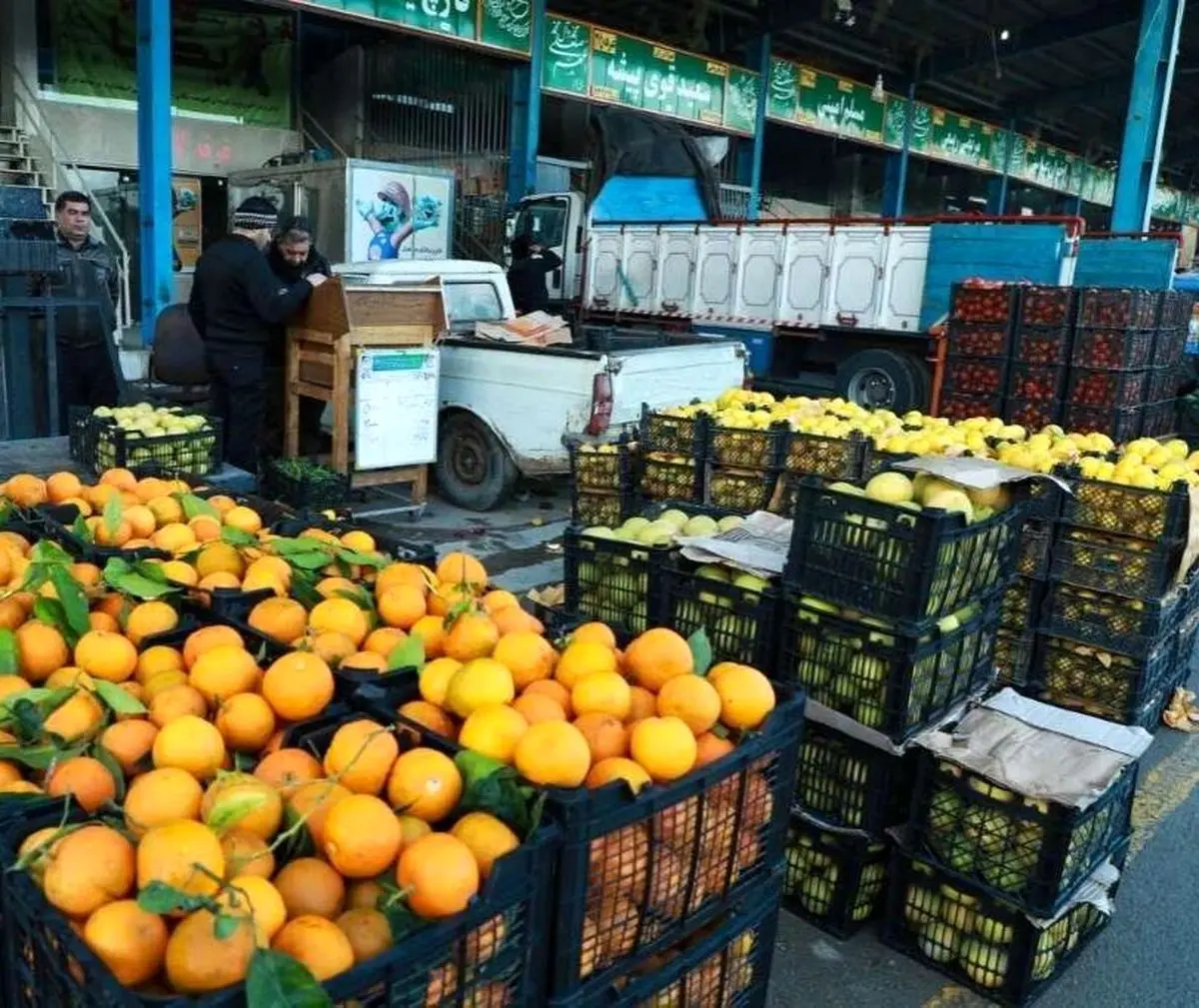 توزیع میوه شب عید آذربایجان غربی در ۵۰ مرکز عرضه /قیمت سیب و پرتقال  ۳۵ درصد پایین تر از بازار تعیین شد