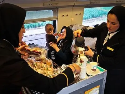 «مهمانداران راه آهن شمال» پاداش روز حمل و نقل و شب یلدا نگرفتند
