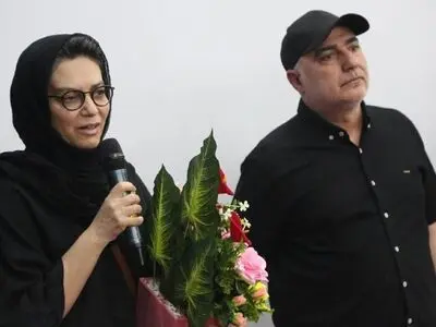 تجلیل فرزندان شهید از «دسته دختران»/ منیر قیدی: دگرگونی حس و حال تماشاگران برایم جذاب بود