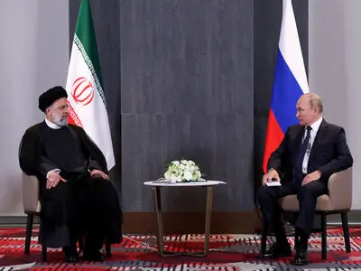 رئیسي: لا نعترف بالعقوبات الأمیرکیة على روسیا ونعمل على تطویر العلاقات معها