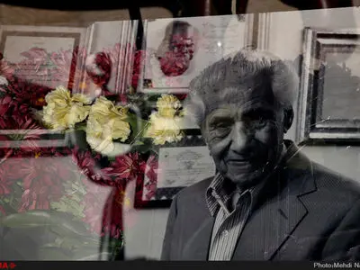 مسئولان با هنرمندان فقط عکس می‌گیرند