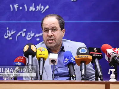 مشکلی برای رفت و آمد افراد از سر در اصلی دانشگاه تهران وجود ندارد 