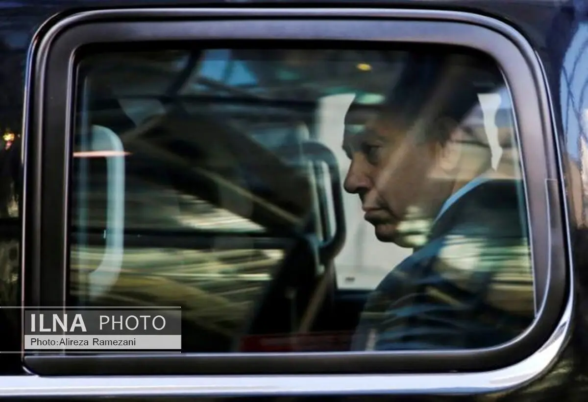 Police question Netanyahu as part of corruption probe
