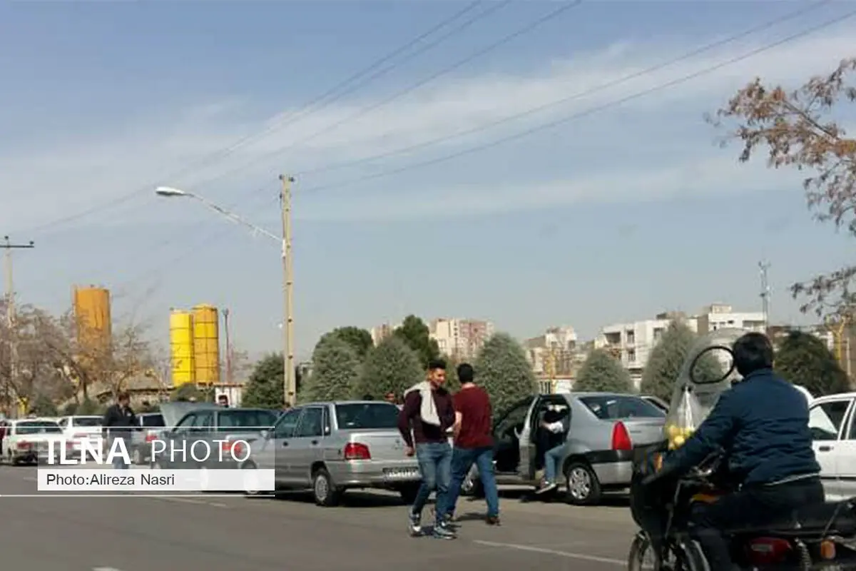 تجمع در  بازار خودرو فروشان قزوین در روزهای کرونایی/ ورود خودروها با پلاک آلوده به استان