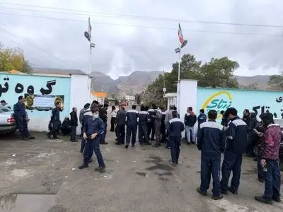 اعتراض کارگران کارخانه «وردار زرتاک» به تاخیر در پرداخت حقوق/ از پس مخارج زندگی برنمی‌آییم