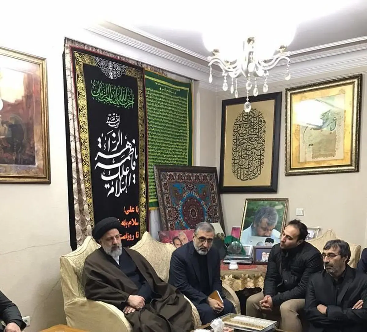 رئیسی در منزل سردار سلیمانی حضور یافت