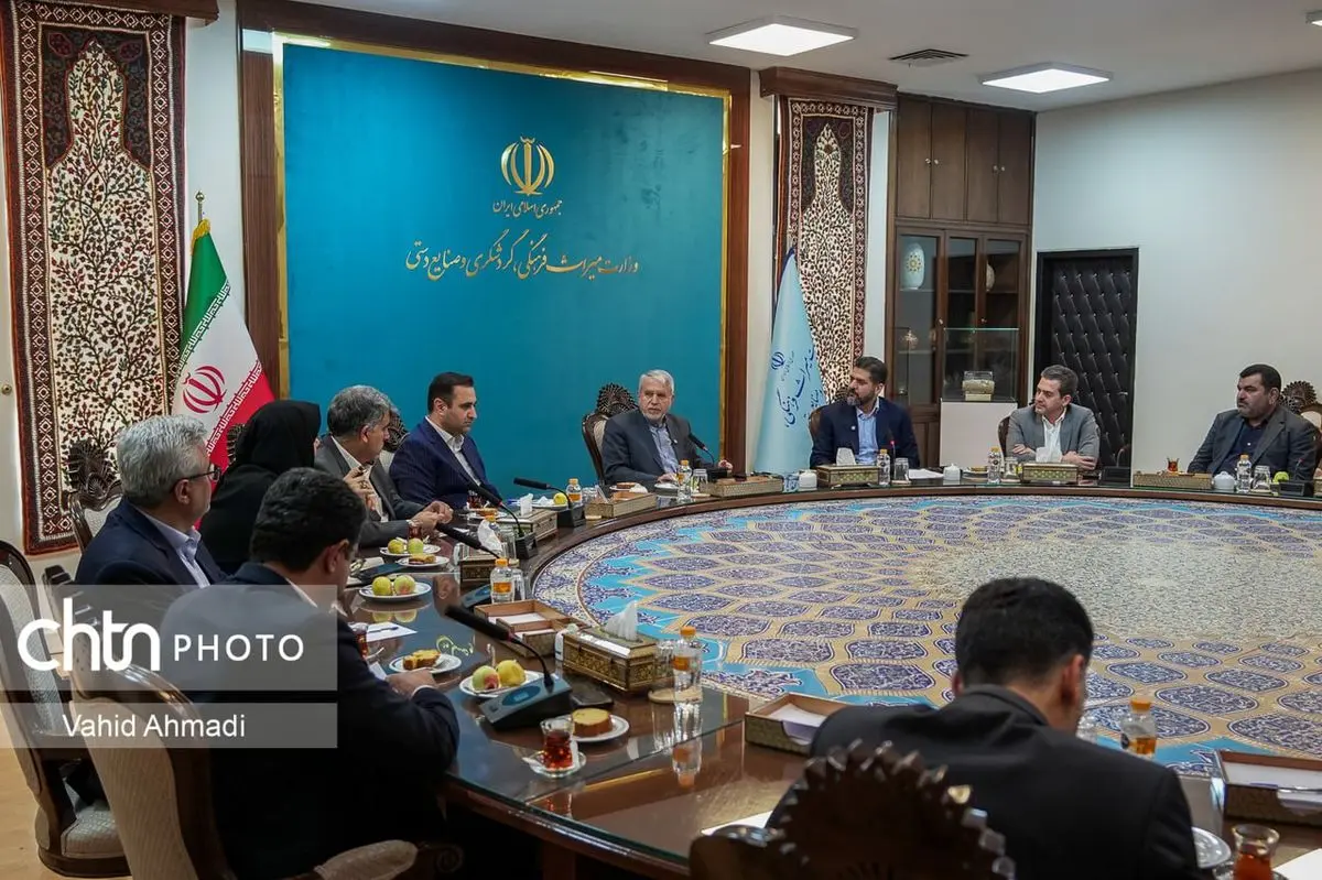 پیشنهاد تدوین بسته حمایتی گردشگری توسط اتاق بازرگانی روز میز وزیر میراث فرهنگی
