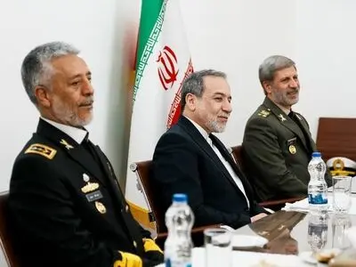 دیپلماسی و دفاع در یک میدان مشترک هستند
