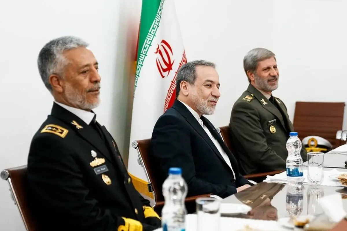 دیپلماسی و دفاع در یک میدان مشترک هستند