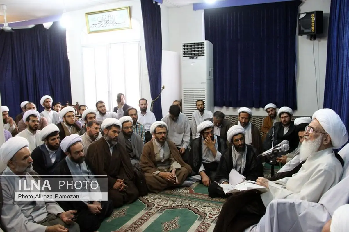 ورود فرزند آیت الله مصباح یزدی با شعار «ما هم اجازه نمیدهیم»