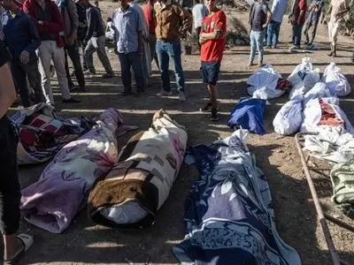 أکثر من 2100 وفاة.. المغرب یشیّع ضحایا الزلزال وسباق ضد الزمن للعثور على ناجین