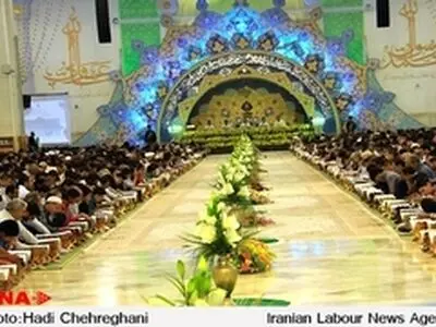 جزء خوانی قرآن کریم با حضورمردم قم در حرم حضرت فاطمه معصومه(س)