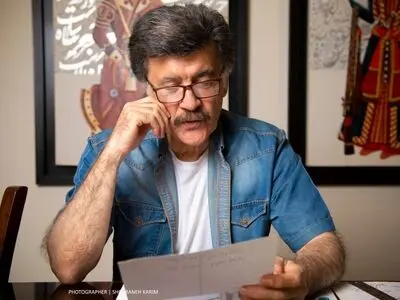نمایش نقاشی‌های یک مجری و خواننده
