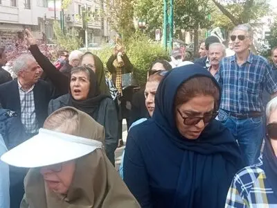 دردنامه‌ی بازنشستگان فولاد/ صدایی گرفته مقابلِ نهاد ریاست جمهوری
