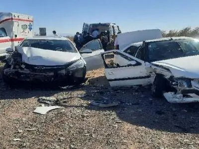 برخورد 3 دستگاه خودرو در آزادراه قزوین-کرج منجر به ایجاد ترافیک 4 کیلومتری شد