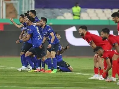 واگذاری استقلال و پرسپولیس فعلاً منتفی شد/ جزئیات ۵ شرط فرابورس برای پذیرش سرخابی‌