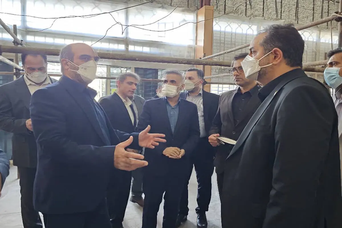 بازدید عضو هیات مدیره بانک ملی ایران از روند بازسازی شعبه گمرک بندرعباس