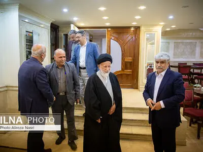 دورهمی شخصیت‌های اصلاح‌طلب قزوین در ضیافت افطاری حزب اتحاد ملت