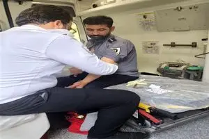 مصدومیت آتش‌نشان ملایری در جریان نجات جوانی که قصد خودکشی داشت