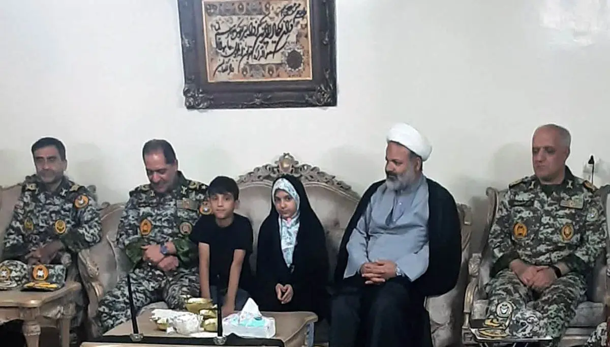 امیر صباحی فرد با خانواده شهید بوستان افروز دیدار کرد