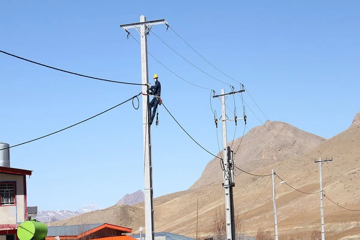 توسعه و نوسازی شبکه برق روستایی ۸۰ روستای شیراز با اعتبار ۱۵۲ میلیارد تومان  