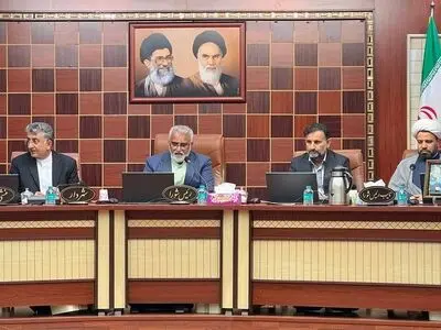 اجرای طرح های اصلاح شبکه و تبدیل سیم به کابل به طول بیش از ۳۰۰ کیلومتر در محلات قدیمی بندرعباس 