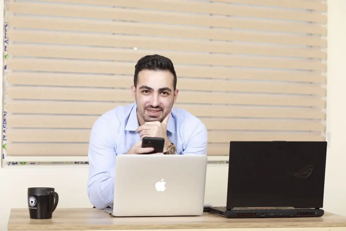 درباره محمد ابراهیمی روزنامه‌نگار و سردبیر سایت تحلیلی وانانیوز