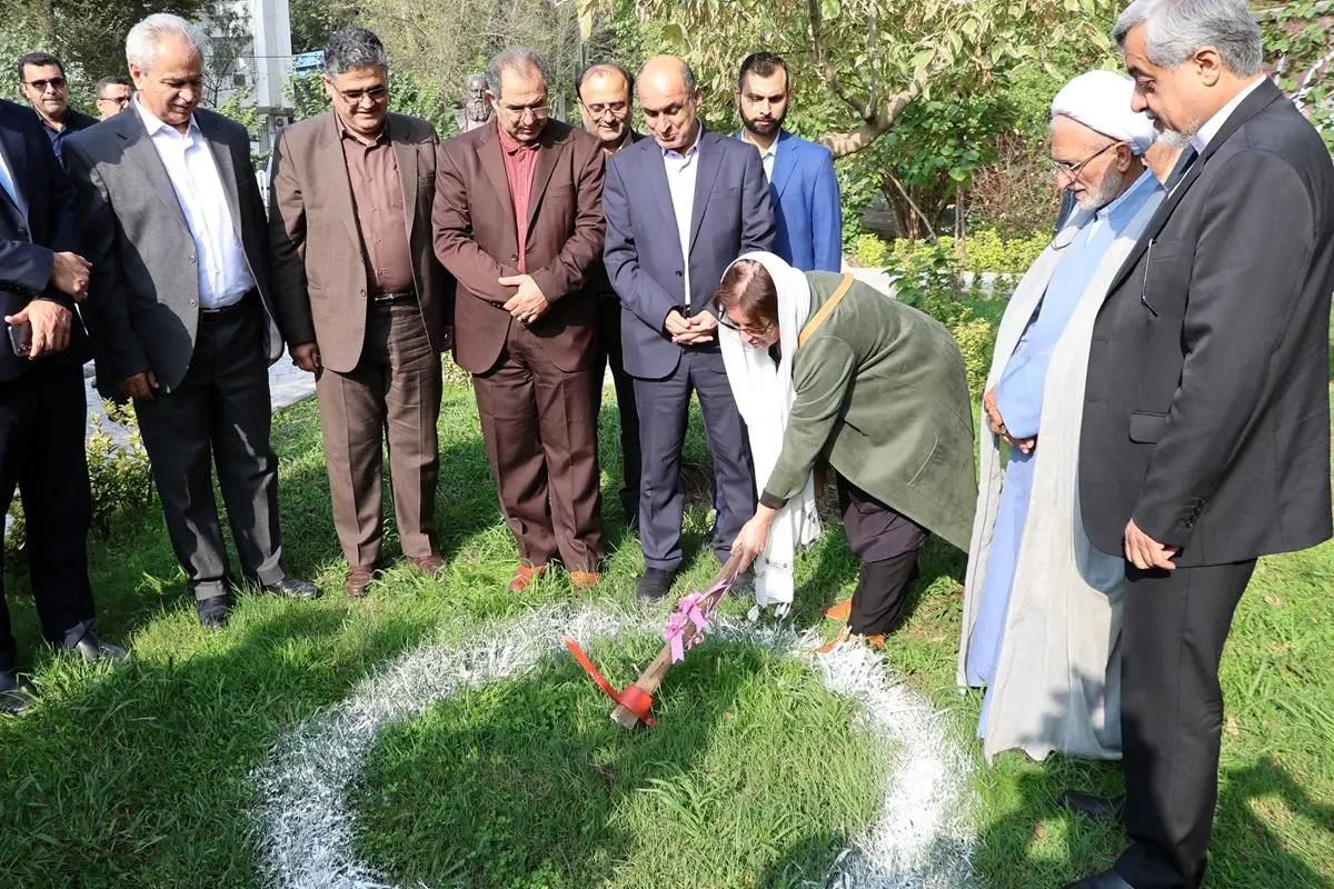 آغاز ساخت یادمان زندهیاد امیرهوشنگ ابتهاج در رشت