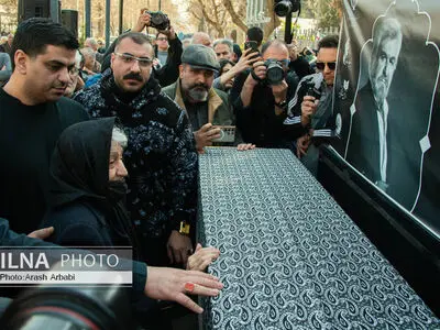 مراسم تشییع پیکر عنایت بخشی
