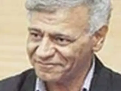 معینی: کسی به حاشیه برود نمی‌تواند ادامه بدهد