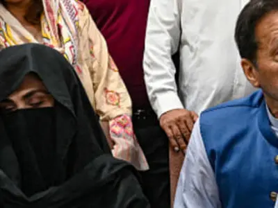  عمران خان و همسرش هرکدام به ۱۷ سال زندان محکوم شدند