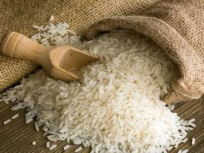 خوردن برنج خام چه خطراتی دارد؟
