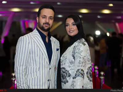 تذکر حجاب احمد مهران فر به همسرش در میان سیل جمعیت+فیلم