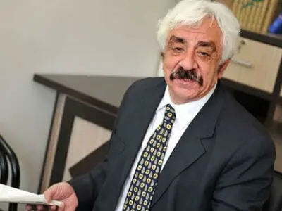 رهایی کارگران از "ستم طبقاتی" عصاره‌ی تفکر "فریبرز رئیس‌دانا"