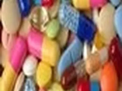 کشف داروی های کمیاب در یک عطاری صومعه سرا